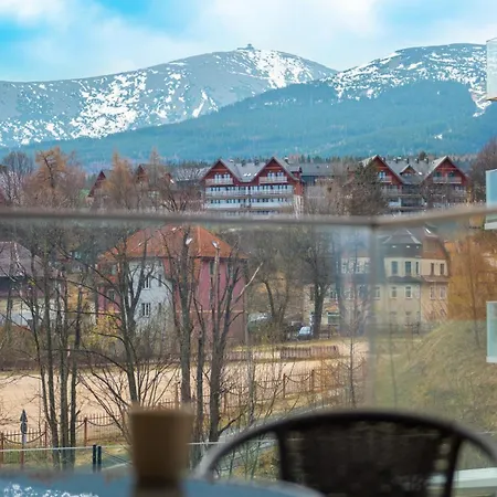Panorama Karkonoszy, Sun & Snow * كارباش